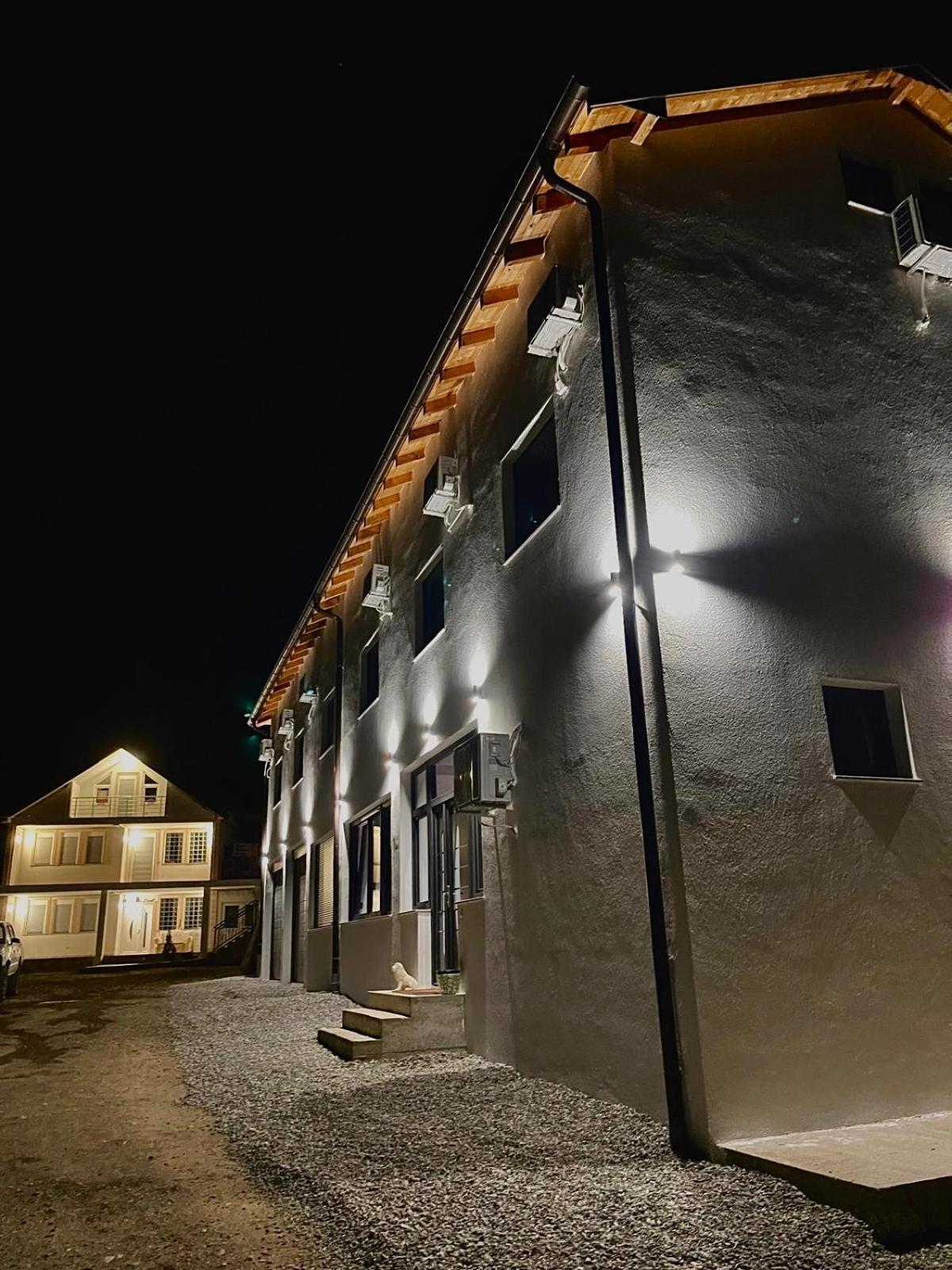 Guesthouse Tropoje E Vjeter Exterior foto